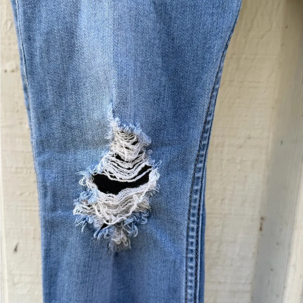 Hollister Light Blue Ripped Skinny Jeans Size 30/30 Mid Rise - Image 5