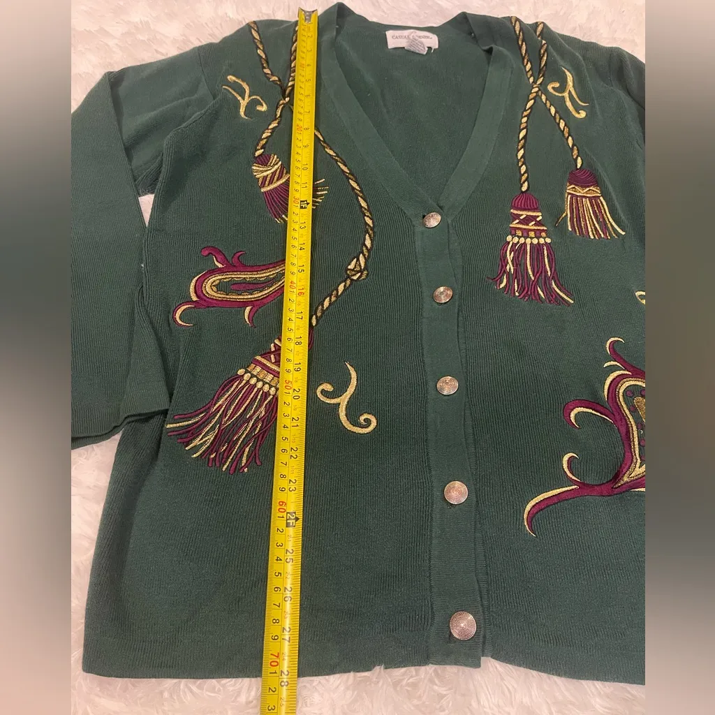 Vintage Casual Corner hunter green embroidered v - Image 5