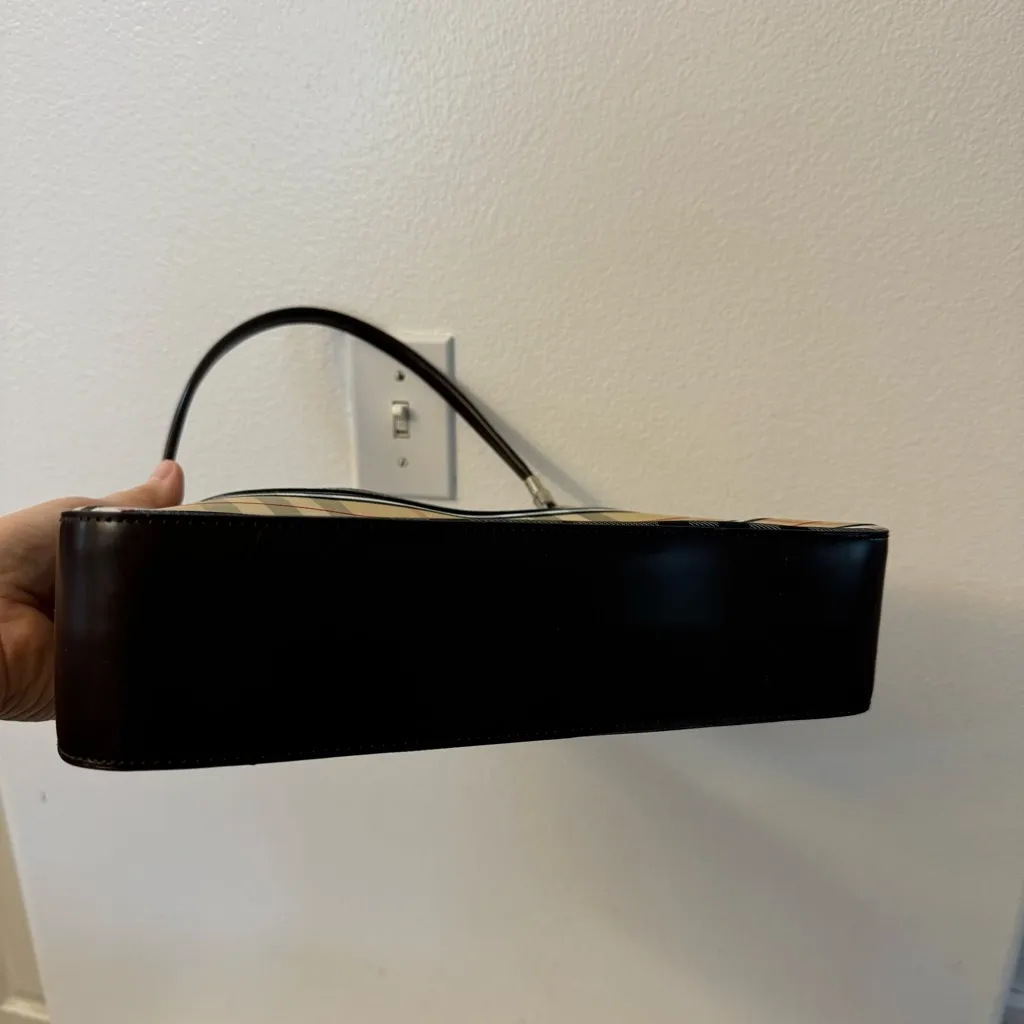 Plaid Crossbody Bag with “Genesis” Logo – Inspired by Nova Check Style Black - Image 9