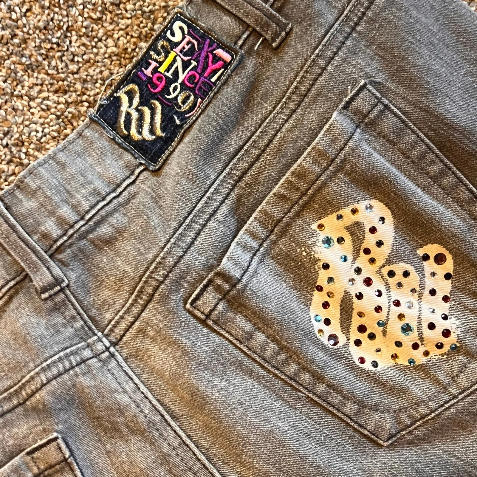 Roca Wear Women's Gray Wash Straight Leg, Y2K Inspired. Mid Rise Jean.  Size 16 - Image 4