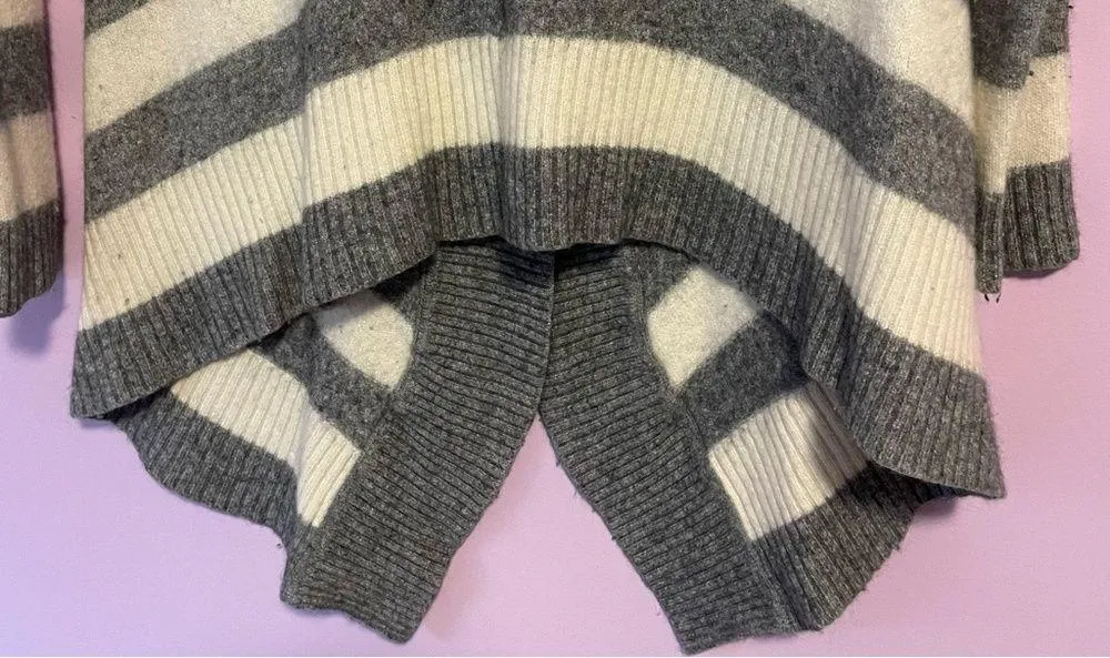 Banana Republic M Wool Blend Gray and White Striped Cardigan - Image 8