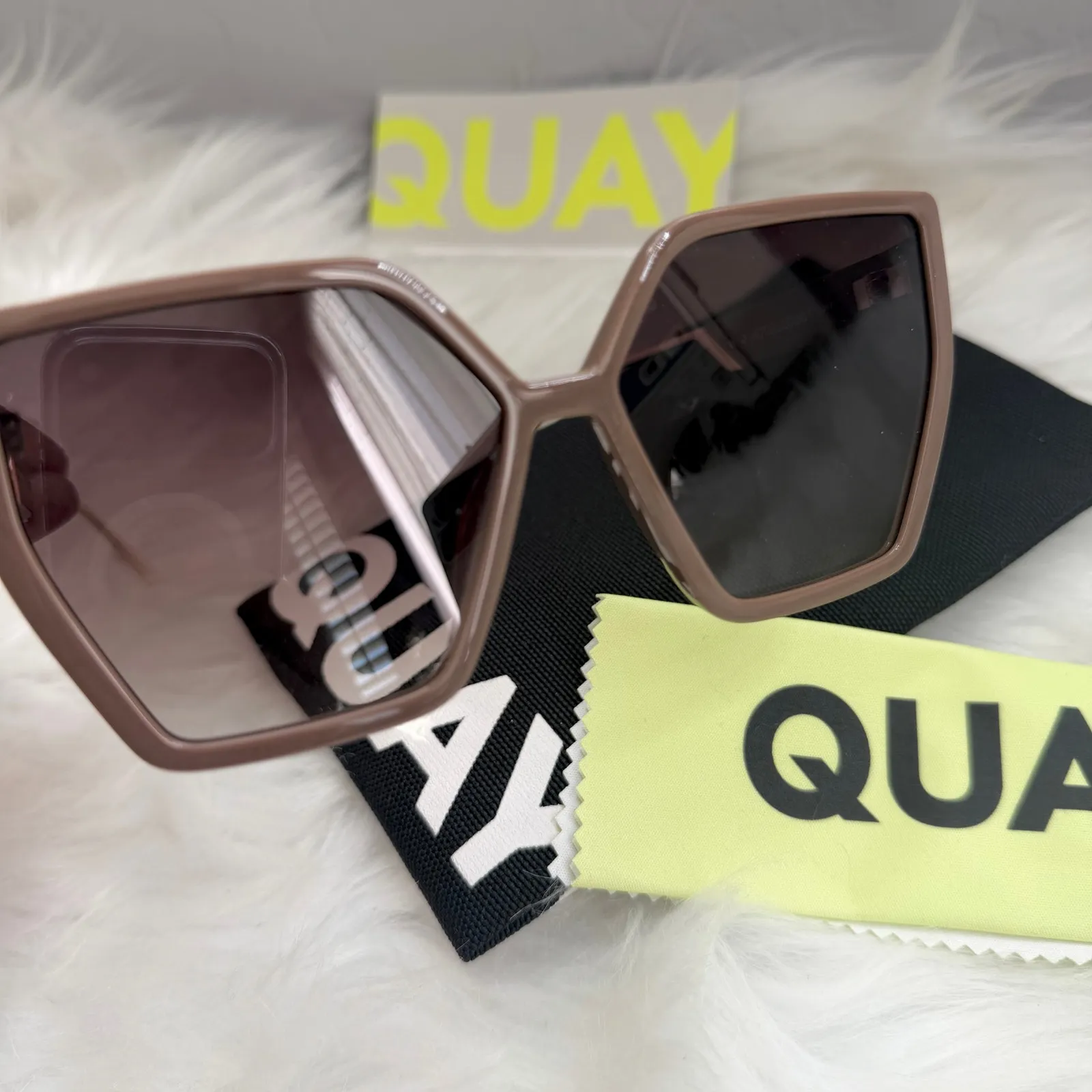 New Women’s Quay Australia Hotel Lobby Oversized Square Sunglasses Doe Brown - Image 5