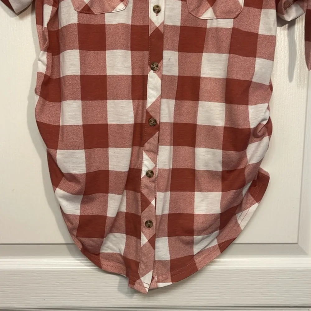 Maternity Eden & Olivia Pink & White Button Down Blouse Plaid Size Med EUC #4195 - Image 4