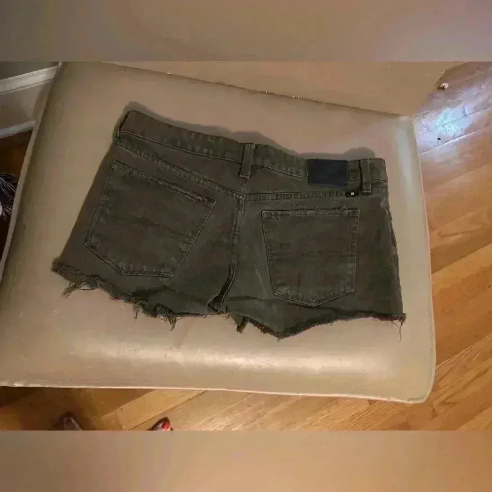 Lucky Brand cut offs - Image 4