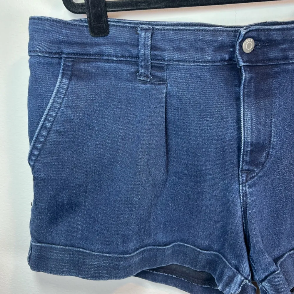 Gap 1969 Pleated Cuffed Jean Shorts Dark Blue Denim Stretch Womens Sz 38in Waist - Image 3