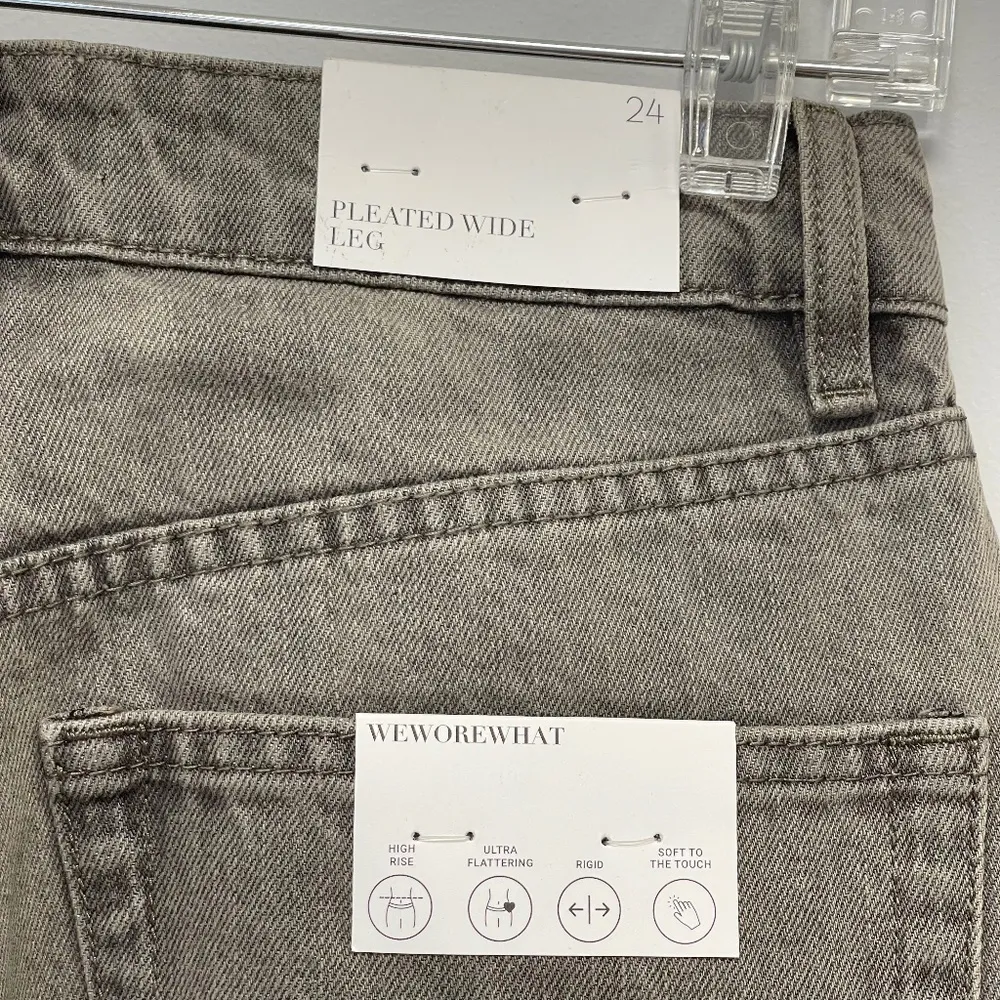WeWoreWhat Pleated High Rise Stone Wash Denim Pant, Size 24 - NWT - Image 6