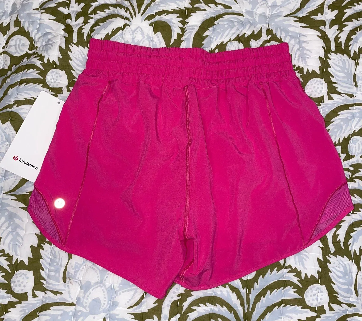 Lululemon Hotty Hot 4" Shorts - Image 5