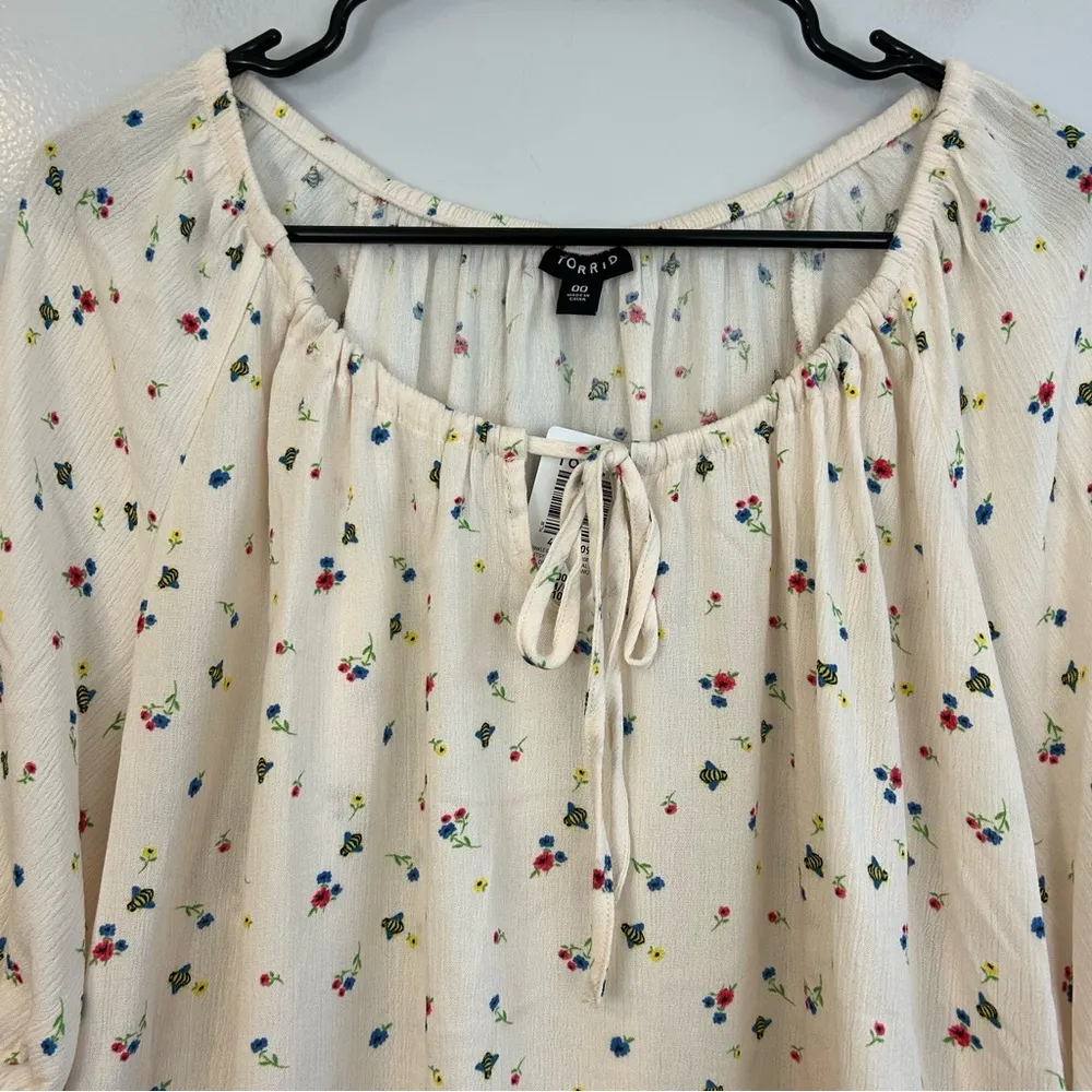 NWT Torrid Ditsy Scatter Floral Dew Lightweight Blouse/Top Size 00  M/L - Image 3