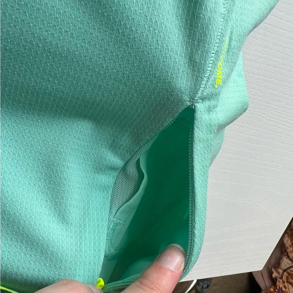 NWOT  Hiking Tank Top - Image 4