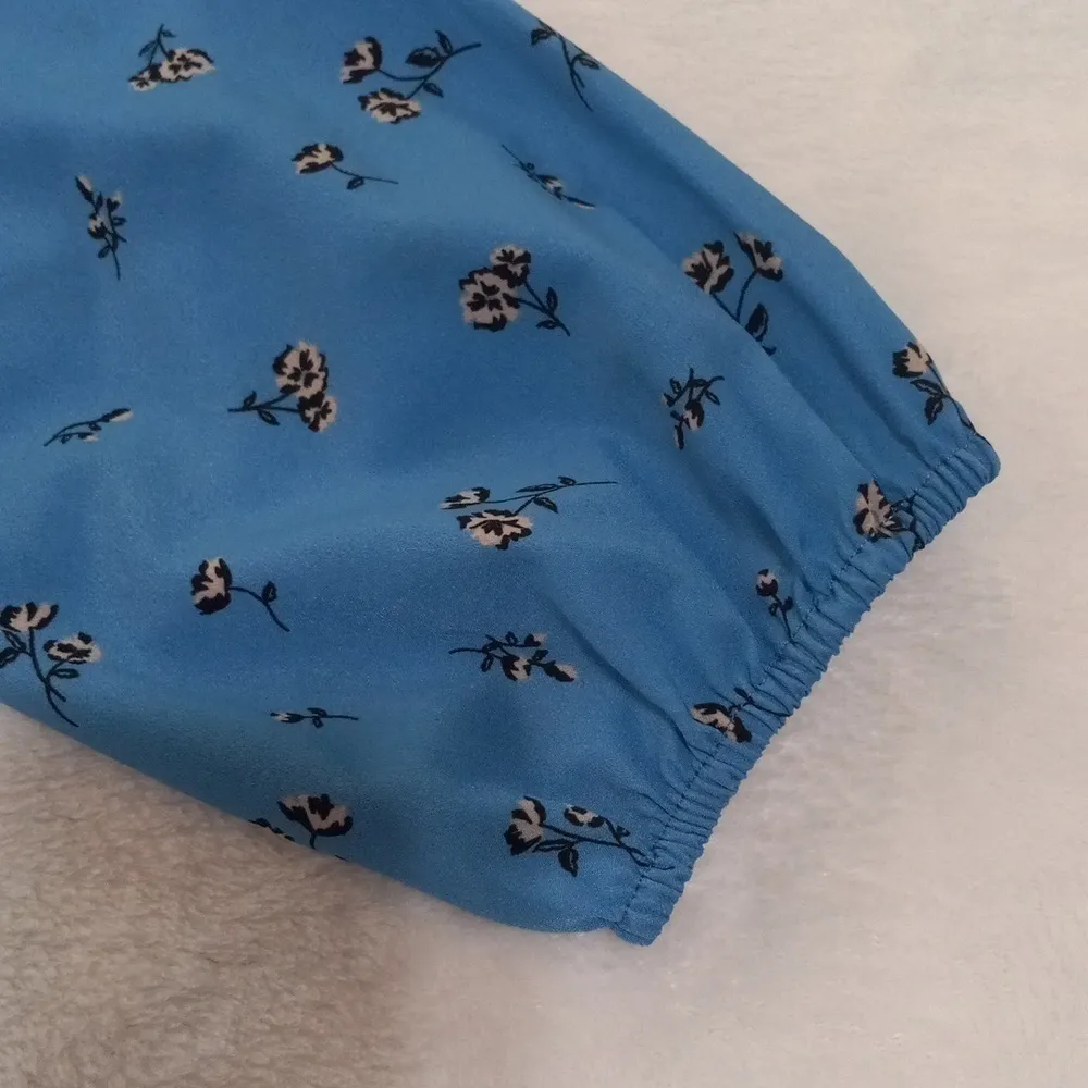 Kensie "Forget Me Not" Blue & Black Floral Print Long Sleeve Flowy Dress - Image 11