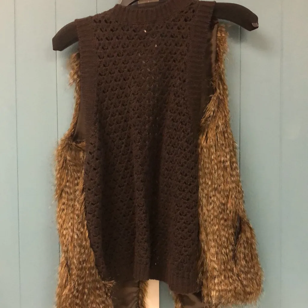 Black Label by Chico’s faux fur‎ vest knit back size M Medium (Chico’s 1) - Image 5