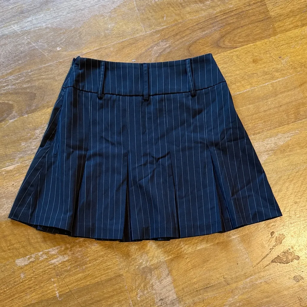 Chic Black Pinstripe A - Image 3