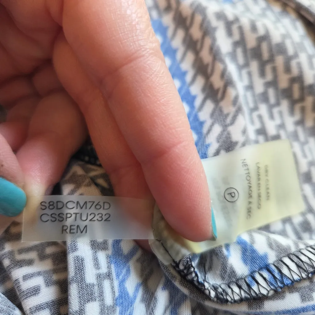 Calvin Klein Blue, Black, and White Sleeveless Blouse NWT - Image 11