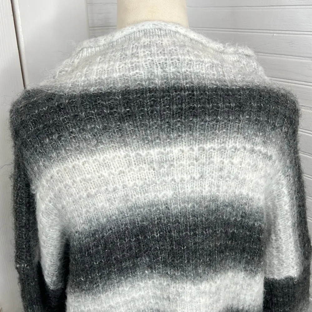 Vince Camuto Women's Ombré Rich Black Striped Pullover Sweater Sz L Alpaca Blend - Image 8