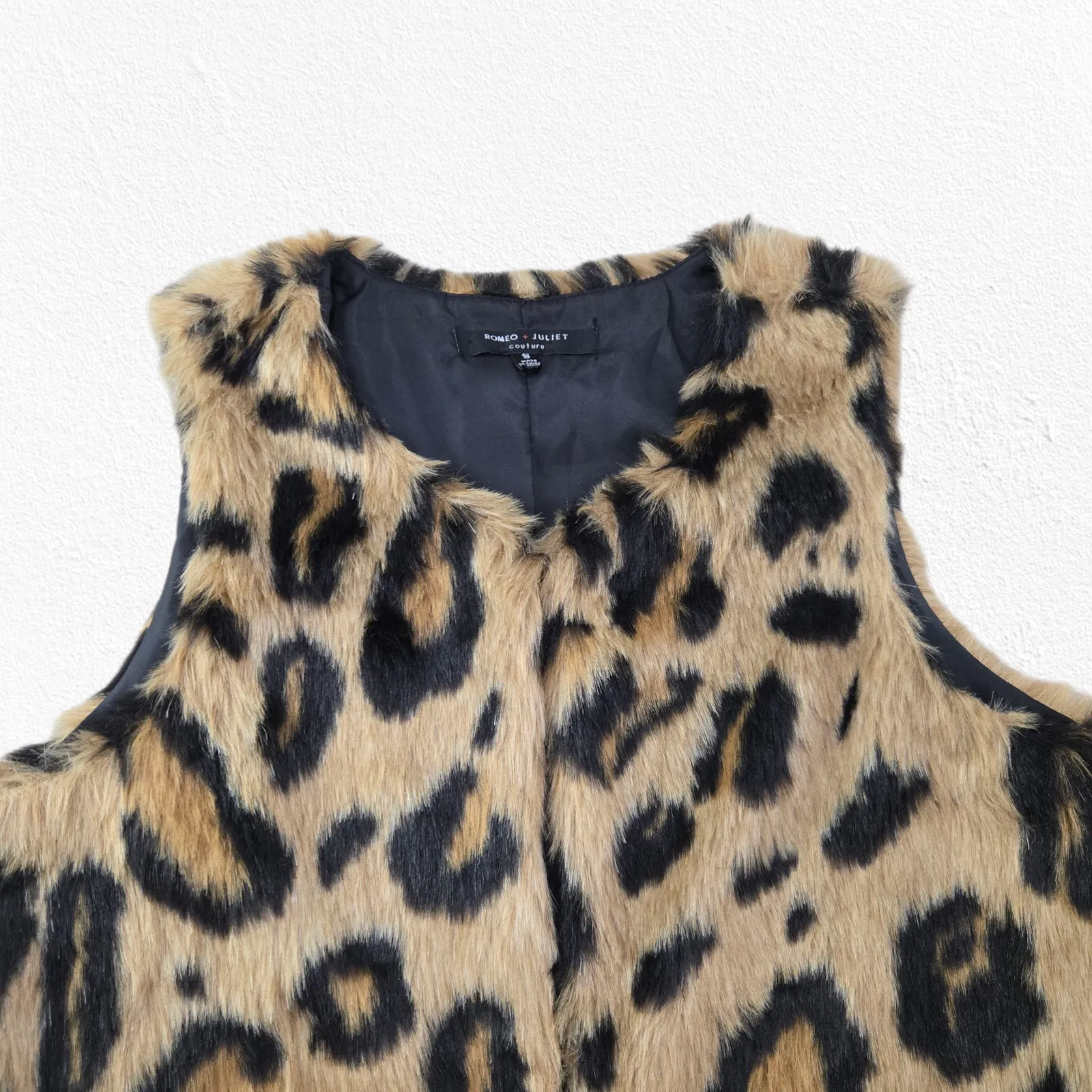 Romeo Juliet Couture Faux Fur Leopard Animal Print Vest with Pockets Size Small - Image 4