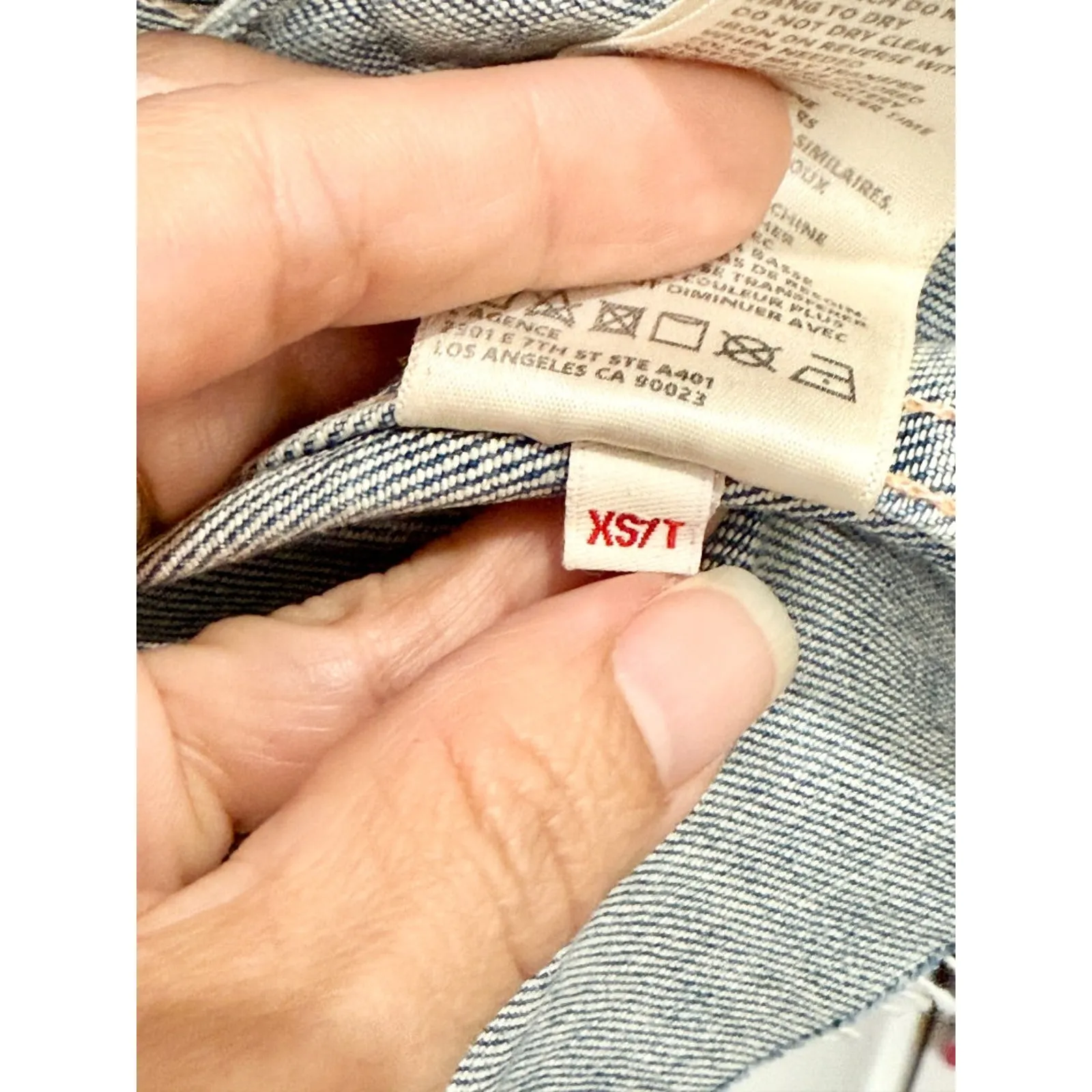 L'Agence Janelle Cropped Raw Hem Button Up Denim Jacket Ithaca Blue Women's XS - Image 8