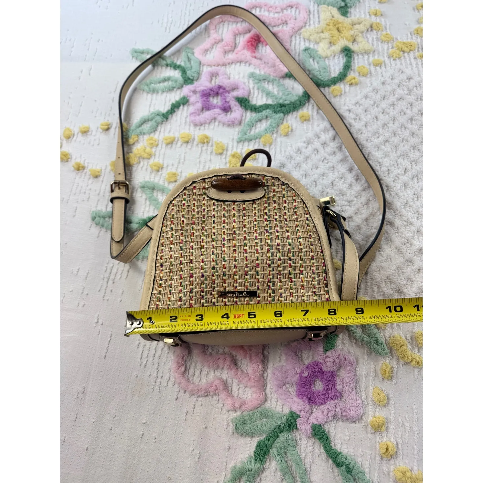 Simply Noelle Straw Woven Crossbody Bag Beige Tan Multi Color Accent strap - Image 7
