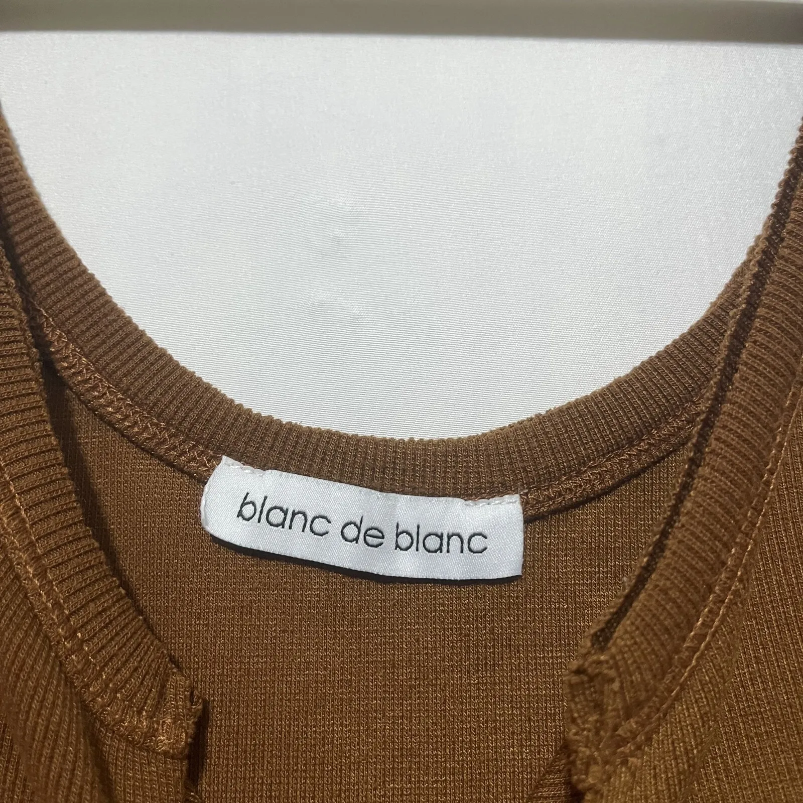 Blanc de Blanc Tank Sweater Womens L Brown Stretch Cropped Split Neck Pullover‎ Size L - Image 2