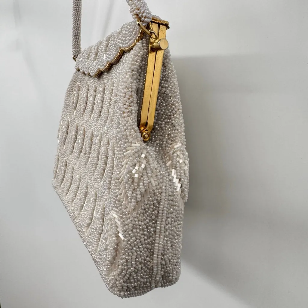 Antique Vintage 1950s Seed Beaded Clutch Purse Leaf Design Magnetic Closure Gold - Image 4