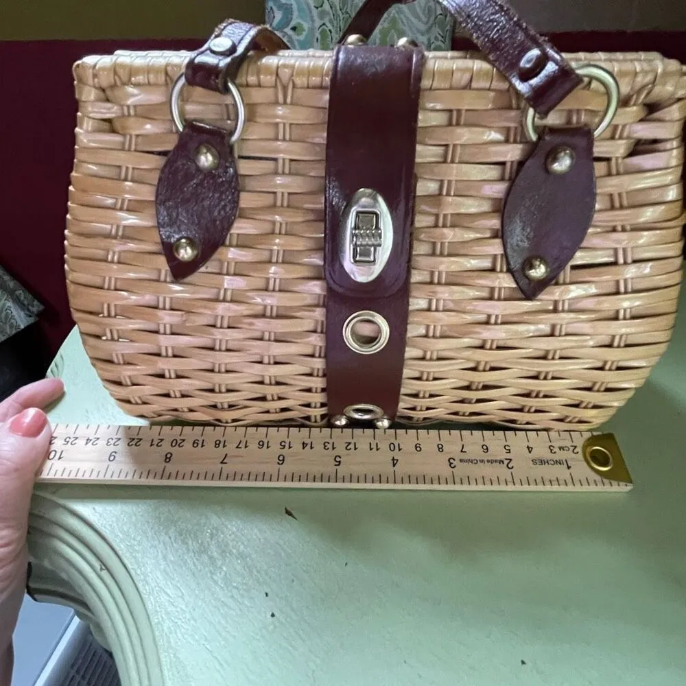 Vintage Hong Kong woven vinyl leather trim twist lock satchel. Tan - Image 9