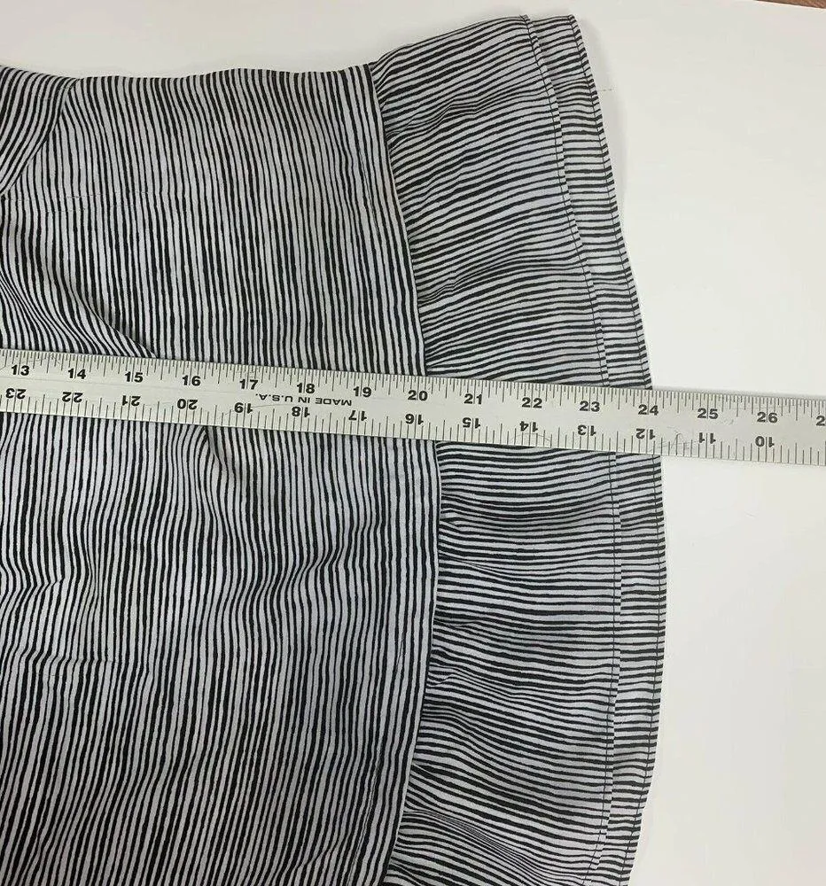 Kohls Womens Size XS Black White Stripe Top - Image 8