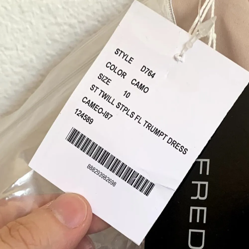 NWT Alfred Sung Strapless Satin Trumpet Gown with Front Slit in Cameo - Image 9