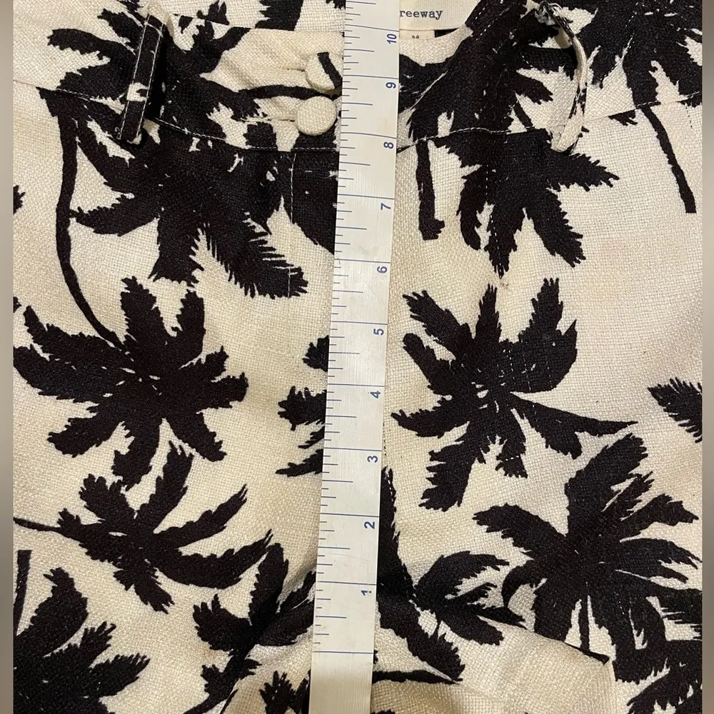 Freeway Palm Tree Print Lined Shorts - Image 8
