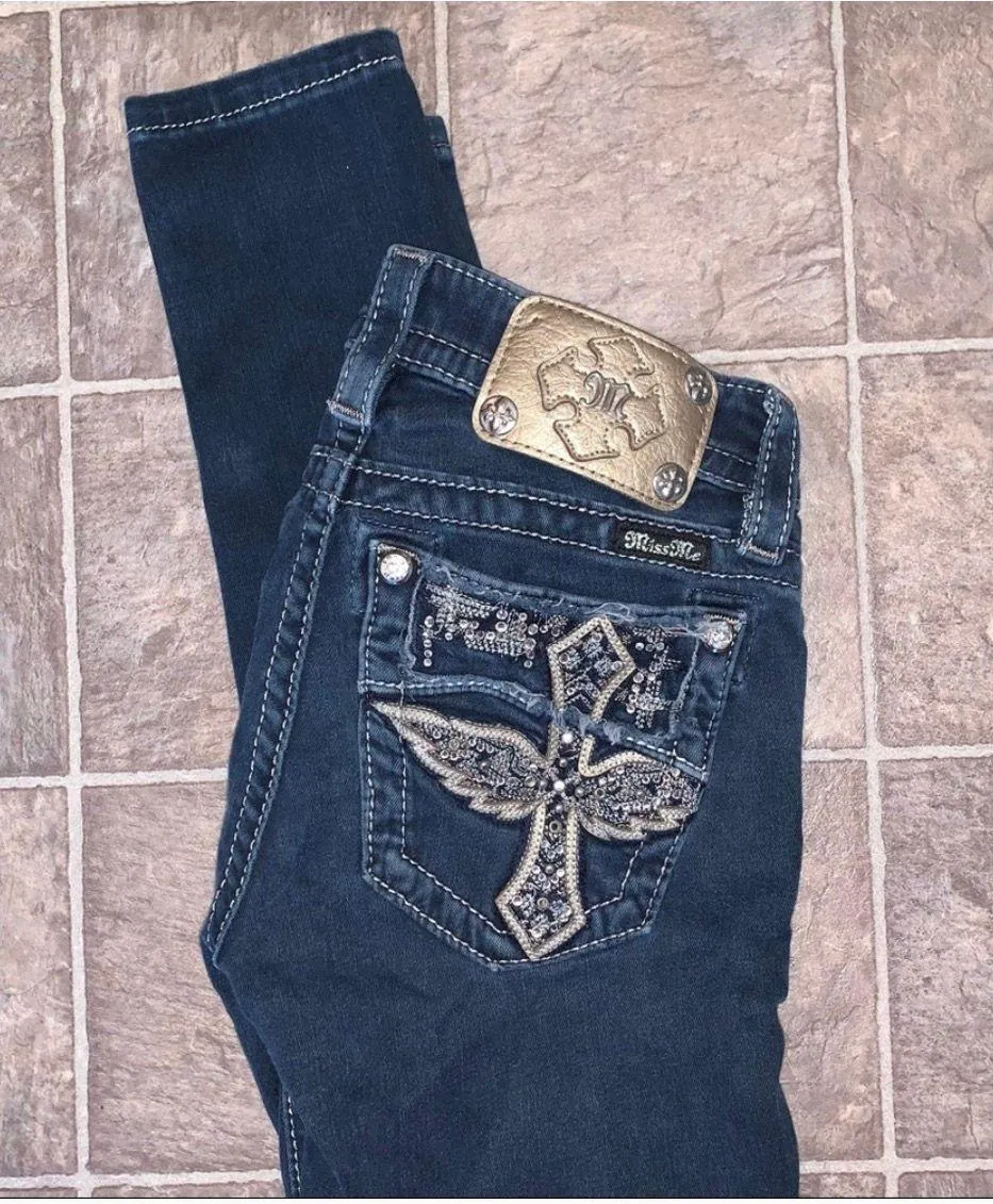 Signature Skinny Crop Jeans Dark Wash 24 - Image 3