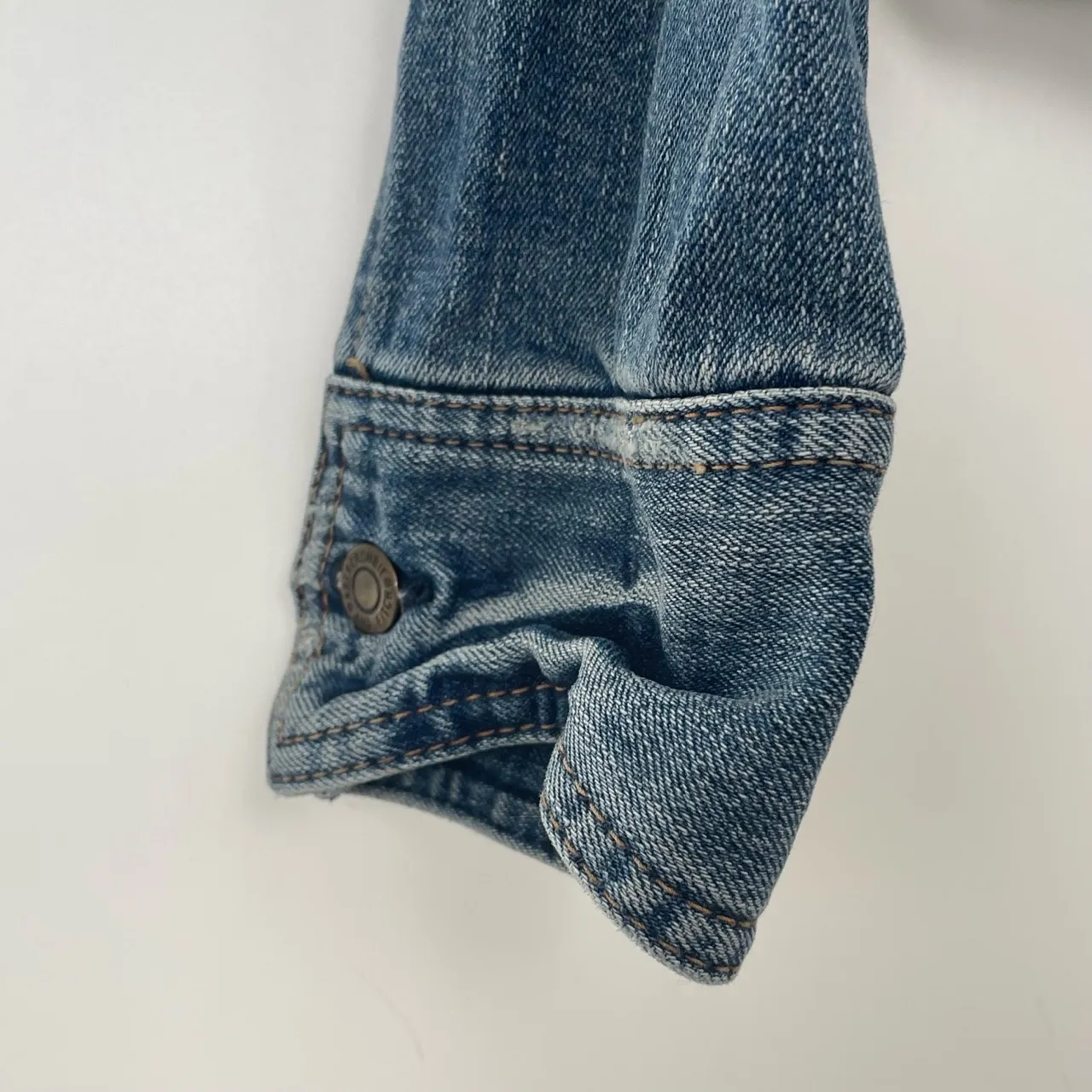 Abercrombie &‎ Fitch Women's Vintage Y2K Distressed Trucker Denim Jacket Size M - Image 3