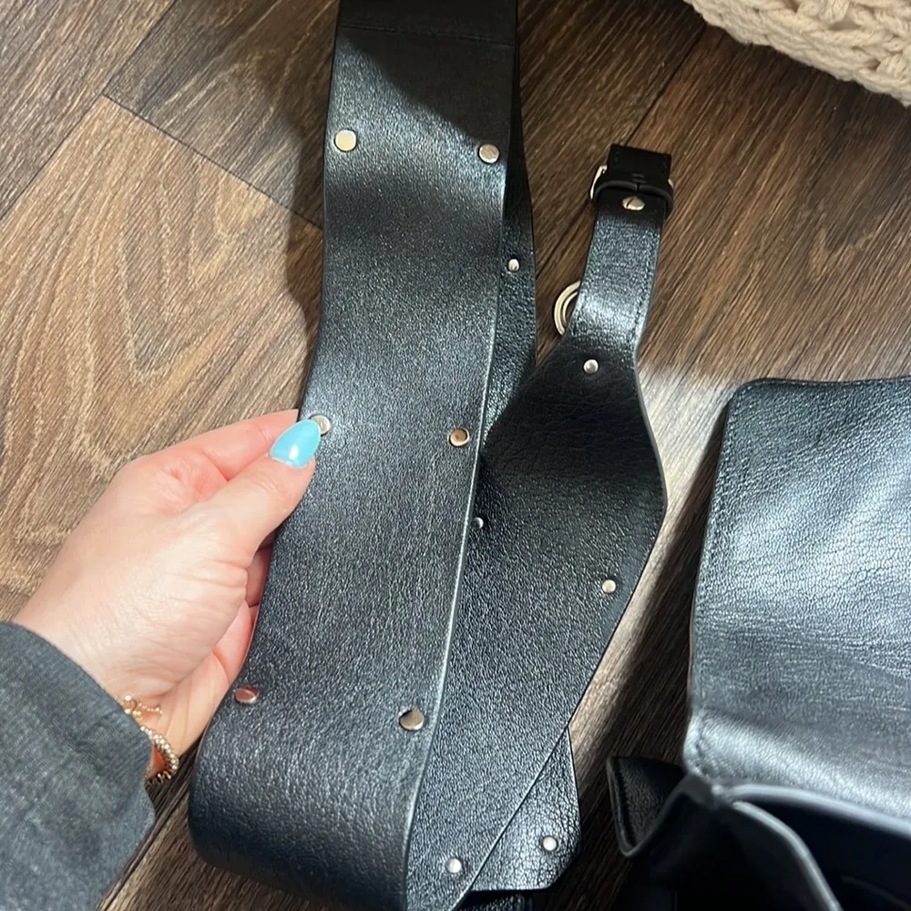 Versace Black Leather Stardust Shoulder Bag - Image 11