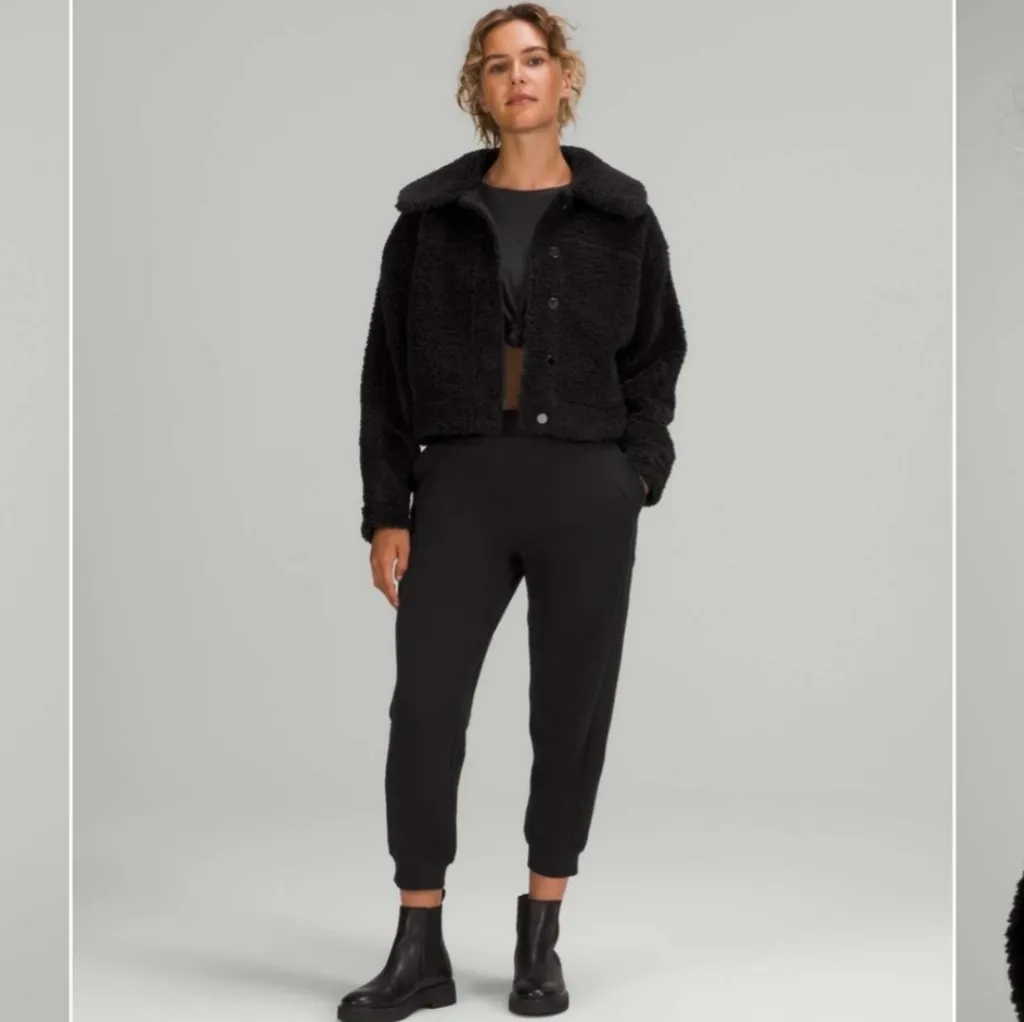 Lululemon  Textured Fleece Button Jacket Black Teddy Jacket Size 6 - Image 15