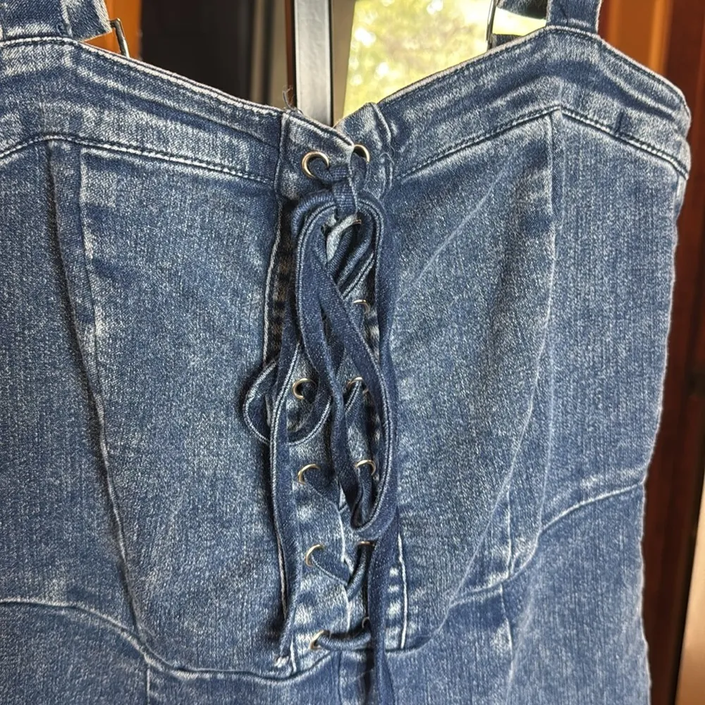 Windsor Enticing Flirty Sleeveless Lace-Up Denim Romper Size Medium - Image 6