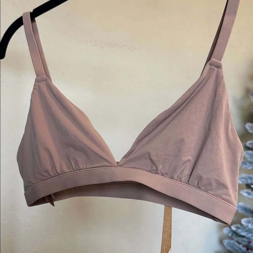 SKIMS Fits everybody  Triangle Bralette NWT Sienna size M - Image 2