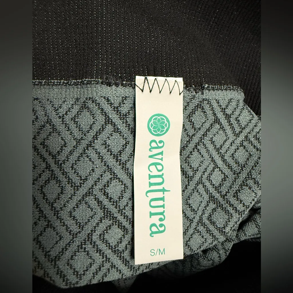 Aventura Womens Leggings Falling Diamonds Legging Black Nylon Blend NWT Size S/M - Image 6