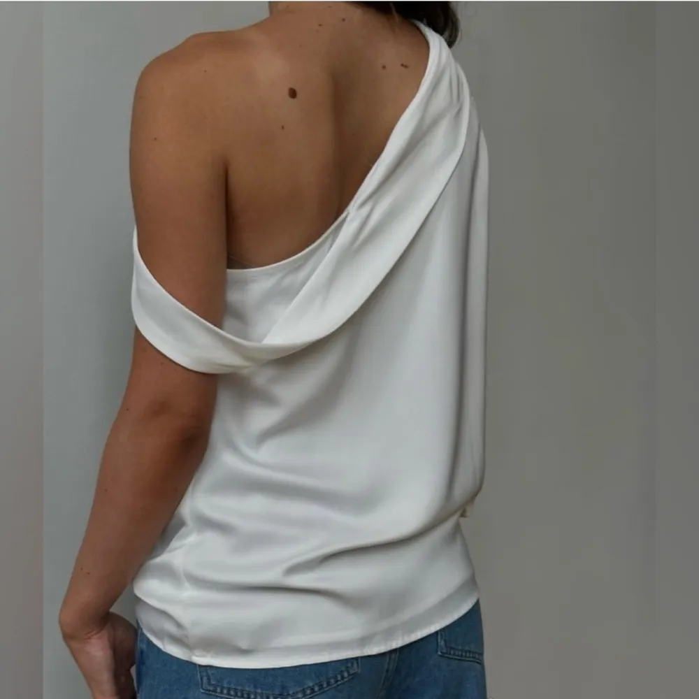RUMORED Catalina Top In White - Image 3