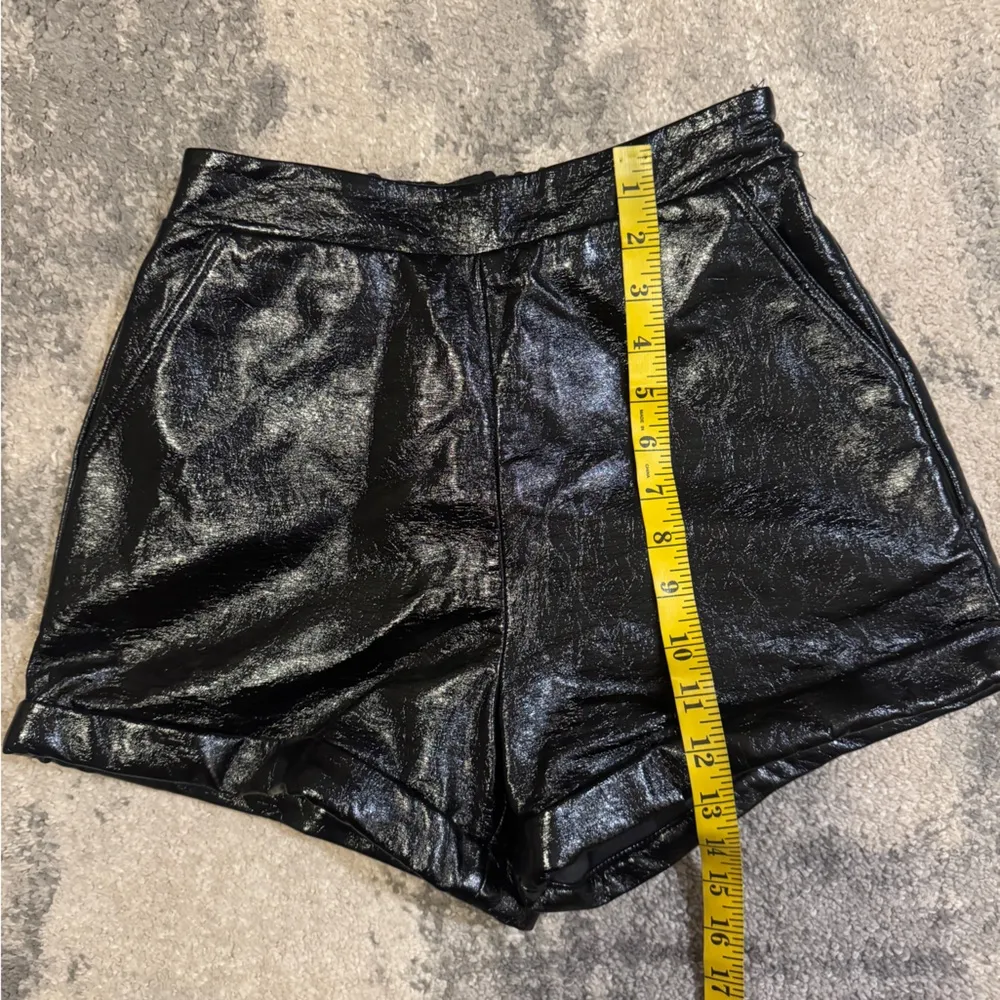 Black Women's Grey Lab Shorts Size XS - Image 7
