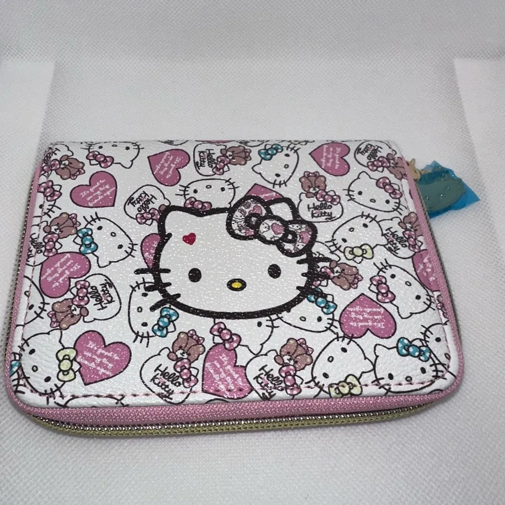 Hello Kitty Wristlet Wallet Sanrio - Image 4