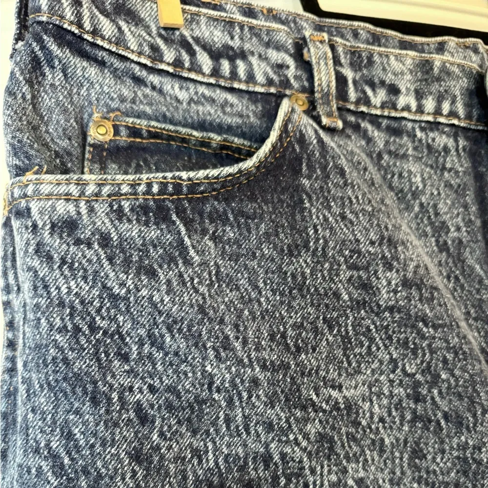 Vintage Lee's Acid Wash Ultra High Rise Mom Jeans Sz 38x32 - Image 2