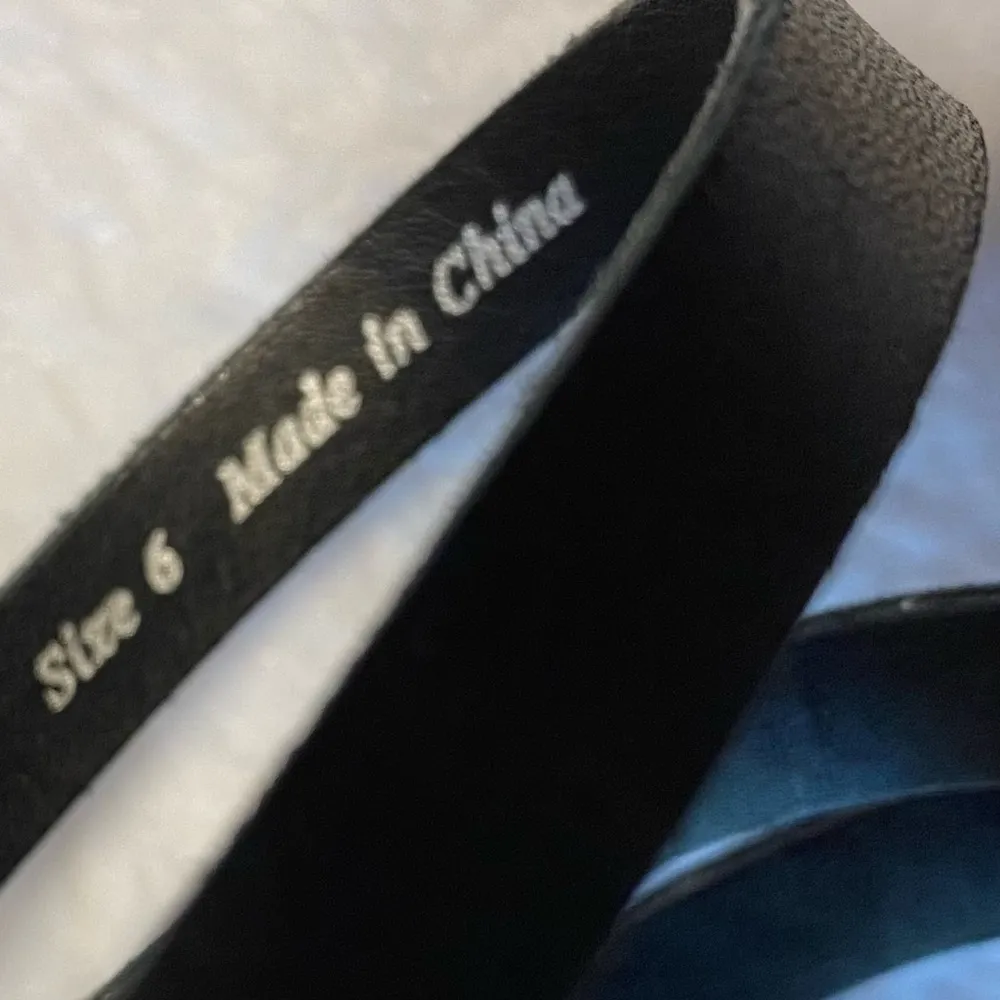 Dolce Vita Nelly Black Leather Strappy Flat Toe Loop Sandals Size 6 - Image 9