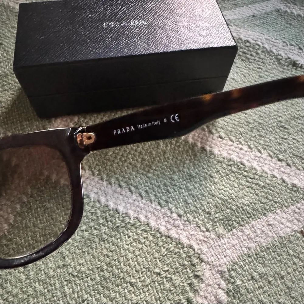 Prada Two-toned Sunglasses Black & Brown - Image 5