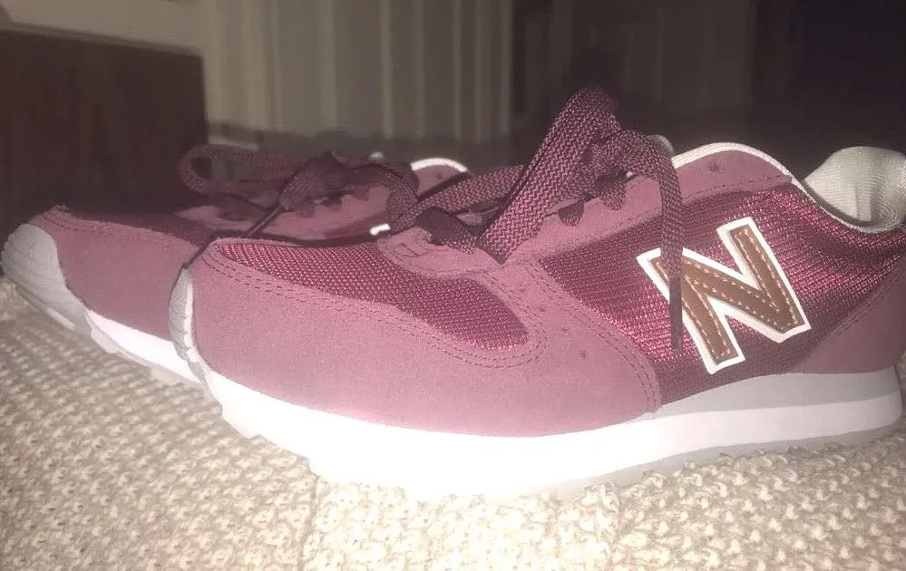 New Balance Women’s Sneaker 311v1 - Image 2