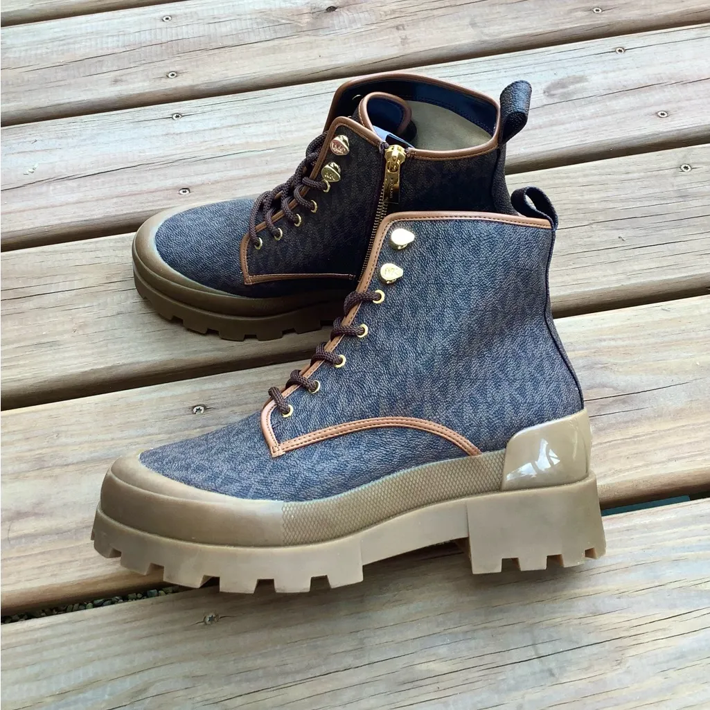 Nice authentic Michael Kors combat booties 🤎🤎🤎 - Image 3