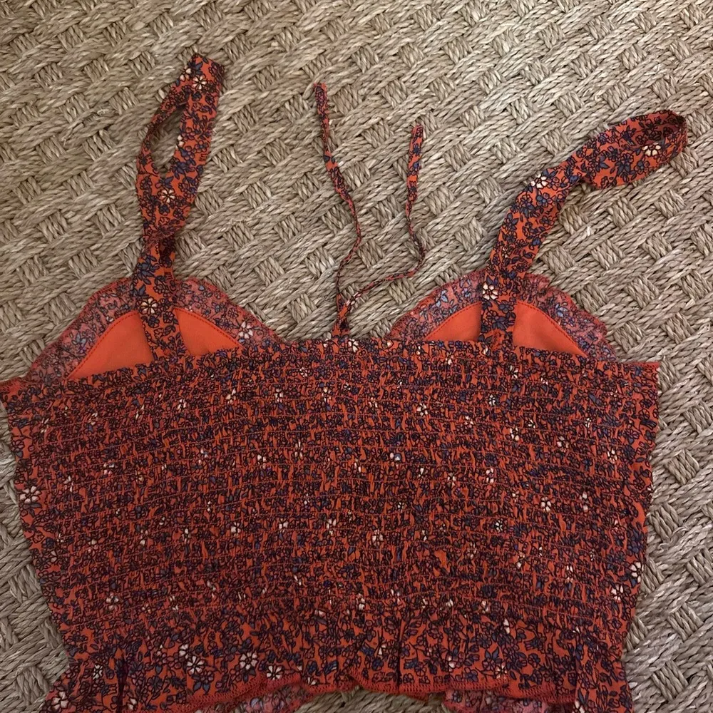 BOG Collective Women’s Cropped Red Floral Cinch Smocked Tank Top, Size Small - Image 5