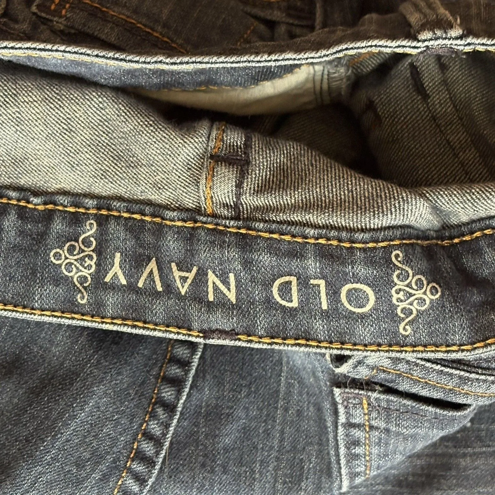 Old Navy Women’s Hello Kitty Flare Jeans Size 18 - Image 5