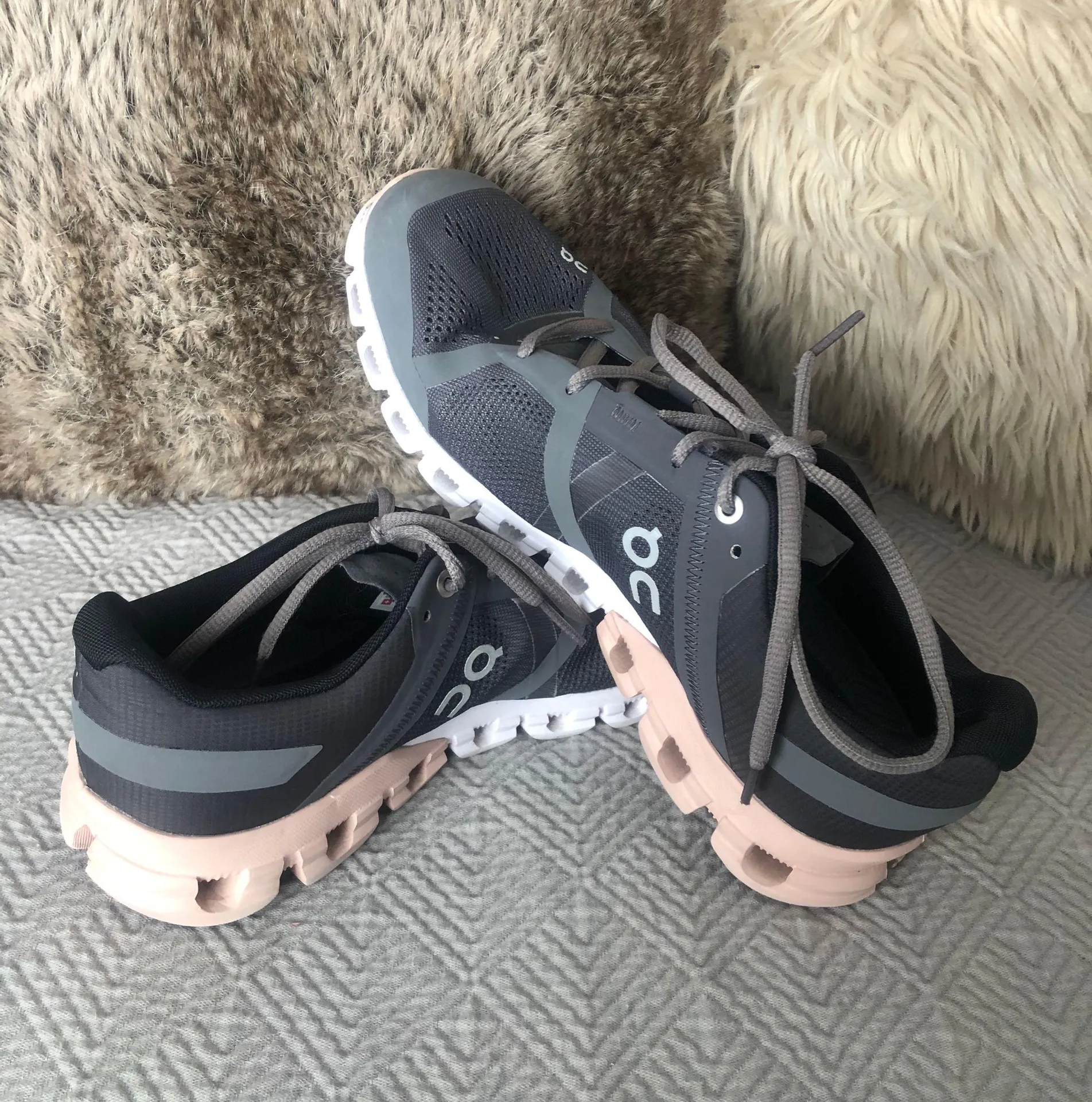 On Cloud  Cloud X Running Shoes - Image 2