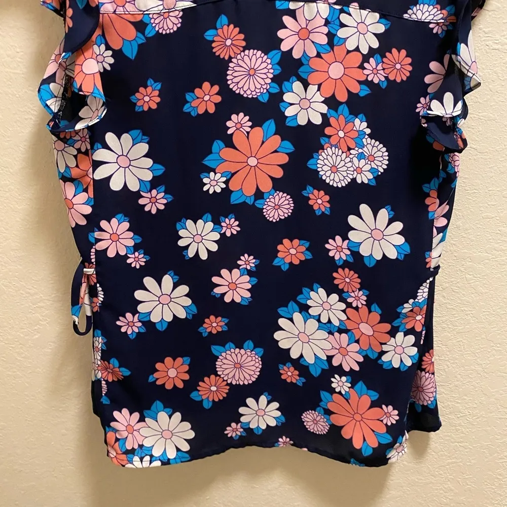 ModCloth Energetic Effort Floral Button-Up Blouse Size M - Image 10