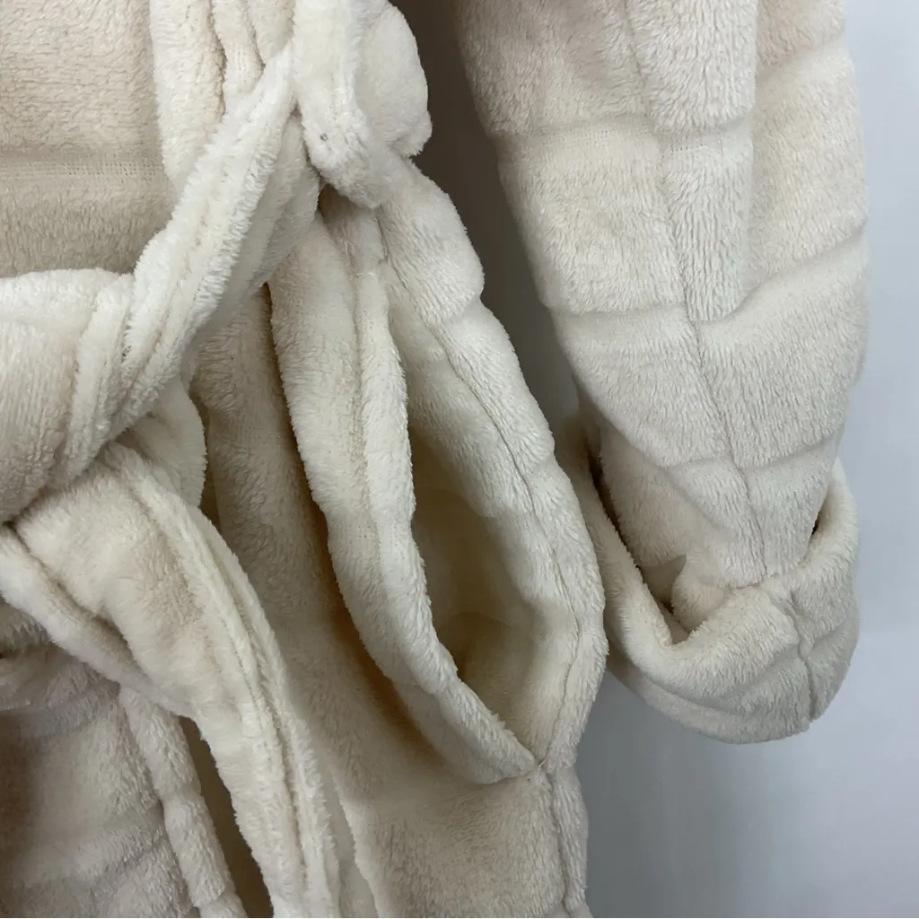 Danskin Hooded Plush Robe Size‎ S/M - Image 3