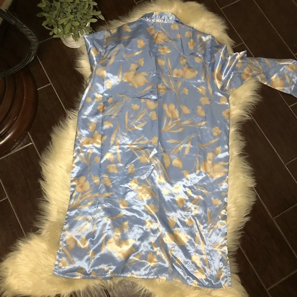 Bed of roses satin baby blue/pink button up nightgown sz medium Blue - Image 4