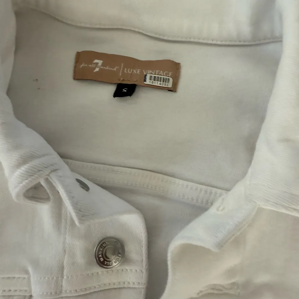 
White Trucker Jacket - Image 9