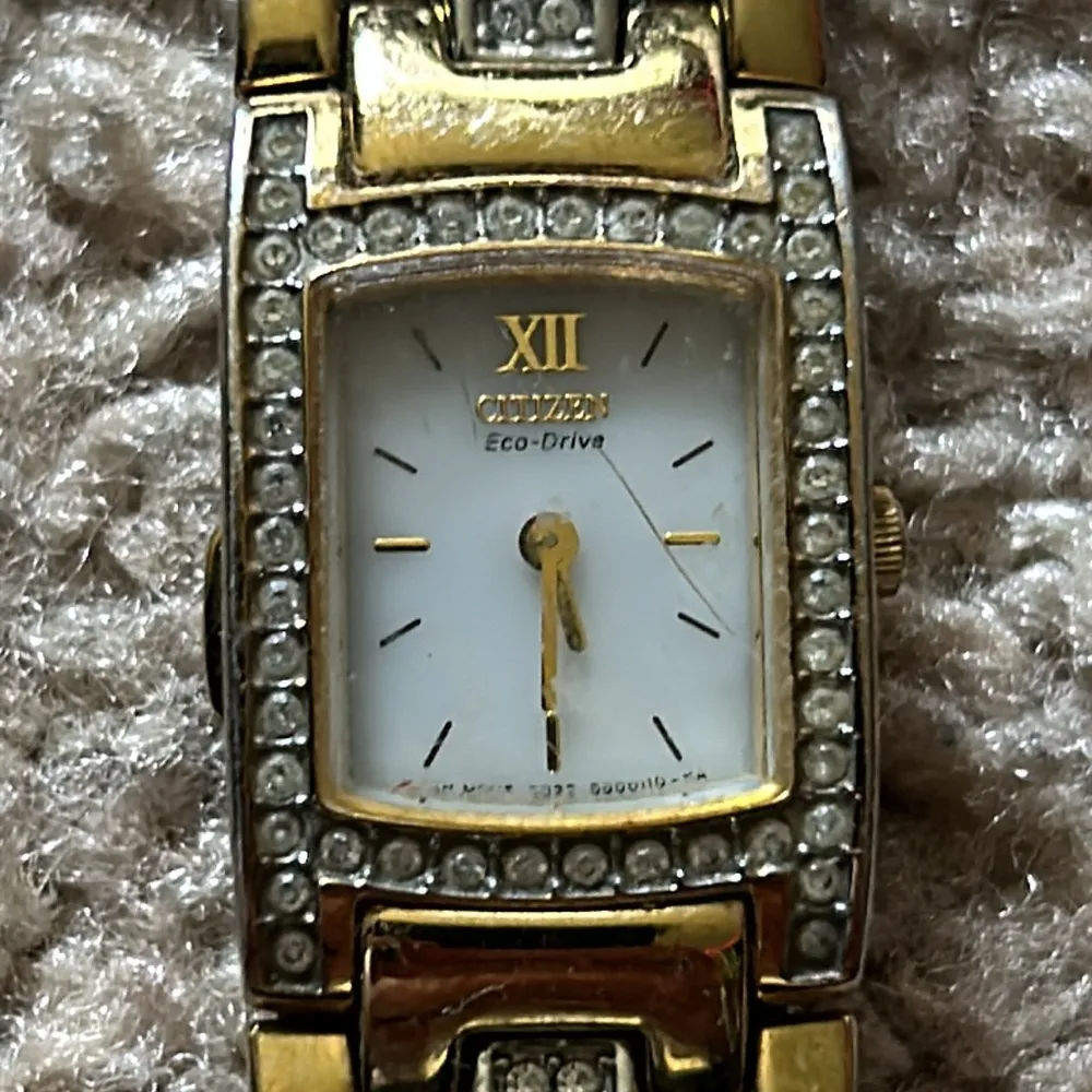 Citizen women’s vintage gold‎ diamond wristwatch length: 6.5 inches - Image 3